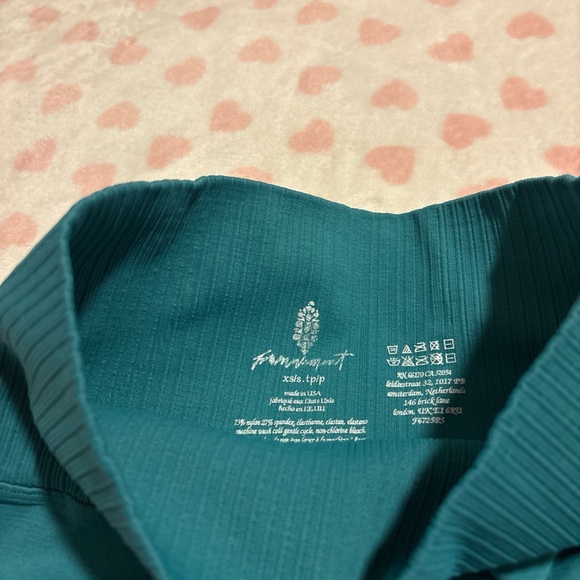 Free people movement good karma shorts size xsmall/small NWOT - Picture 3 of 3